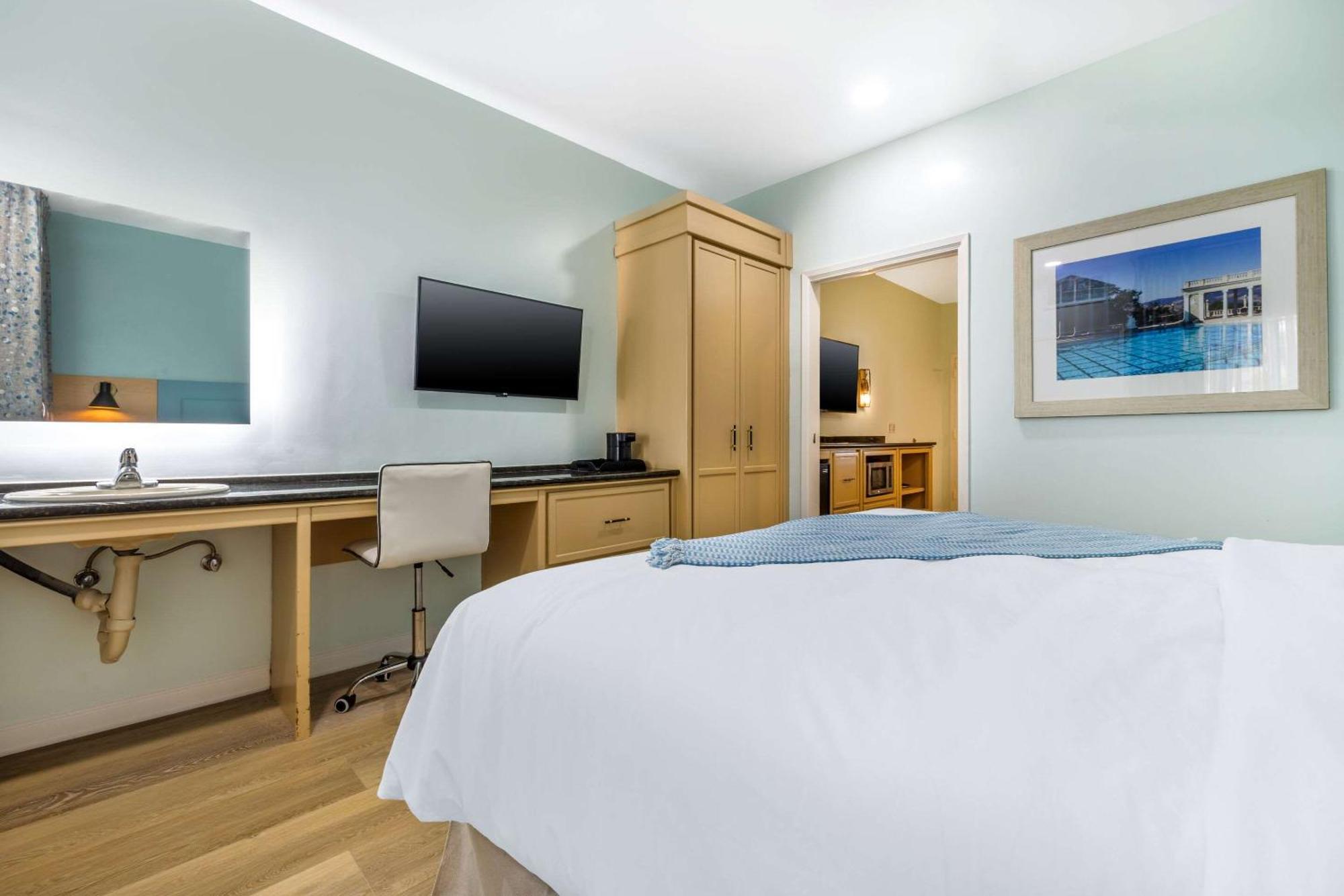 Quality Downtown Hotel